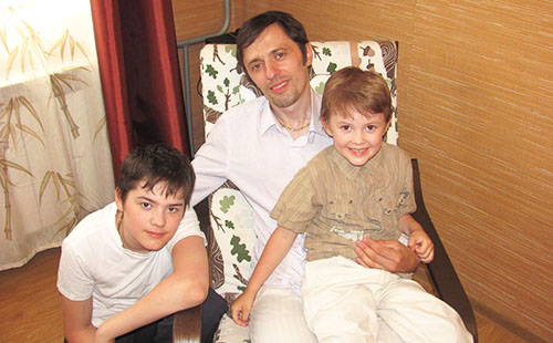 Руслан со своими сыновьями